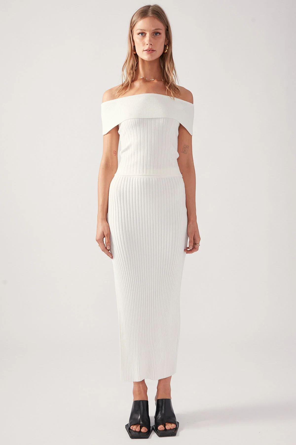 Perfect Stranger LINA OFF SHOULDER KNIT TOP White