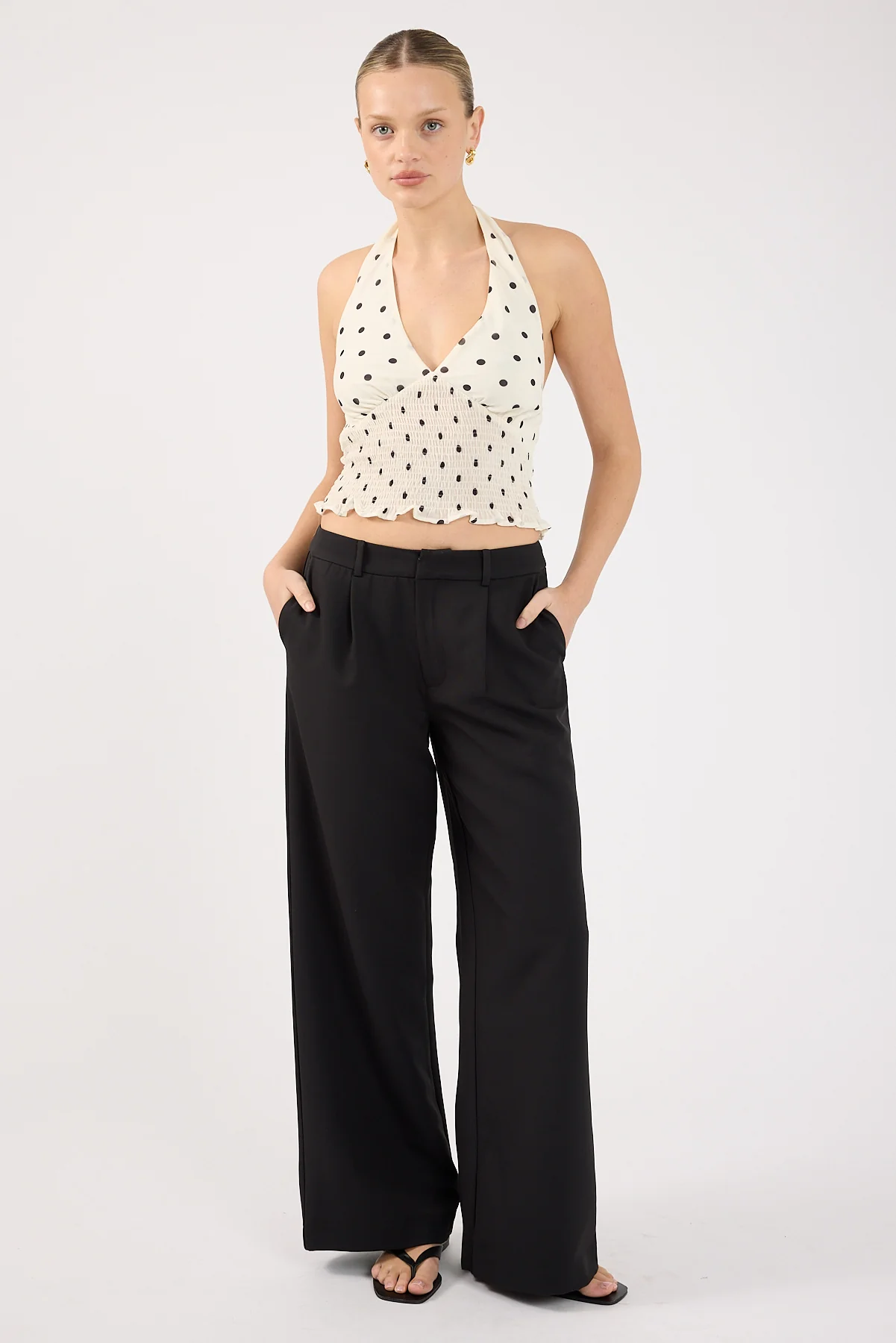 Perfect Stranger Lupa Mid Rise Pleated Pant Black